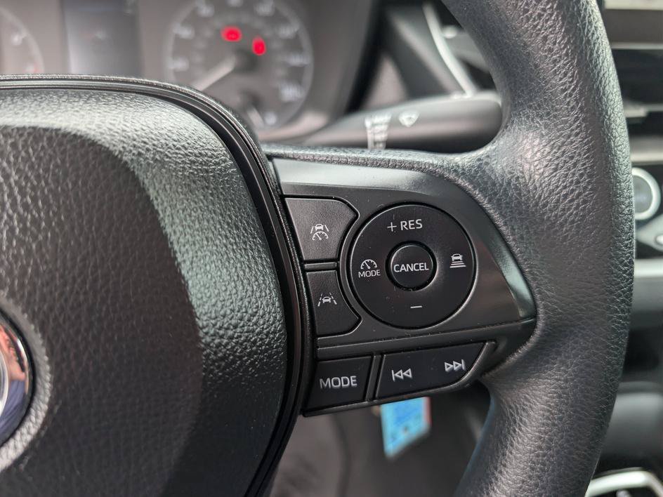 Used 2025 Toyota Corolla LE FWD image 16