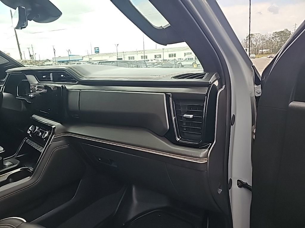 Used 2024 GMC Sierra 1500 AT4X image 31
