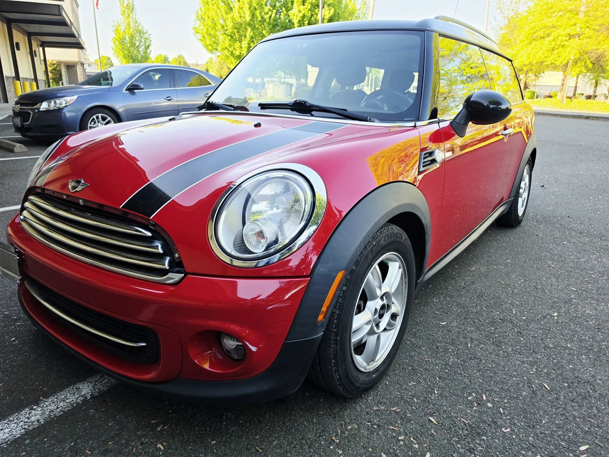 Used 2012 MINI Cooper Clubman FWD image 1
