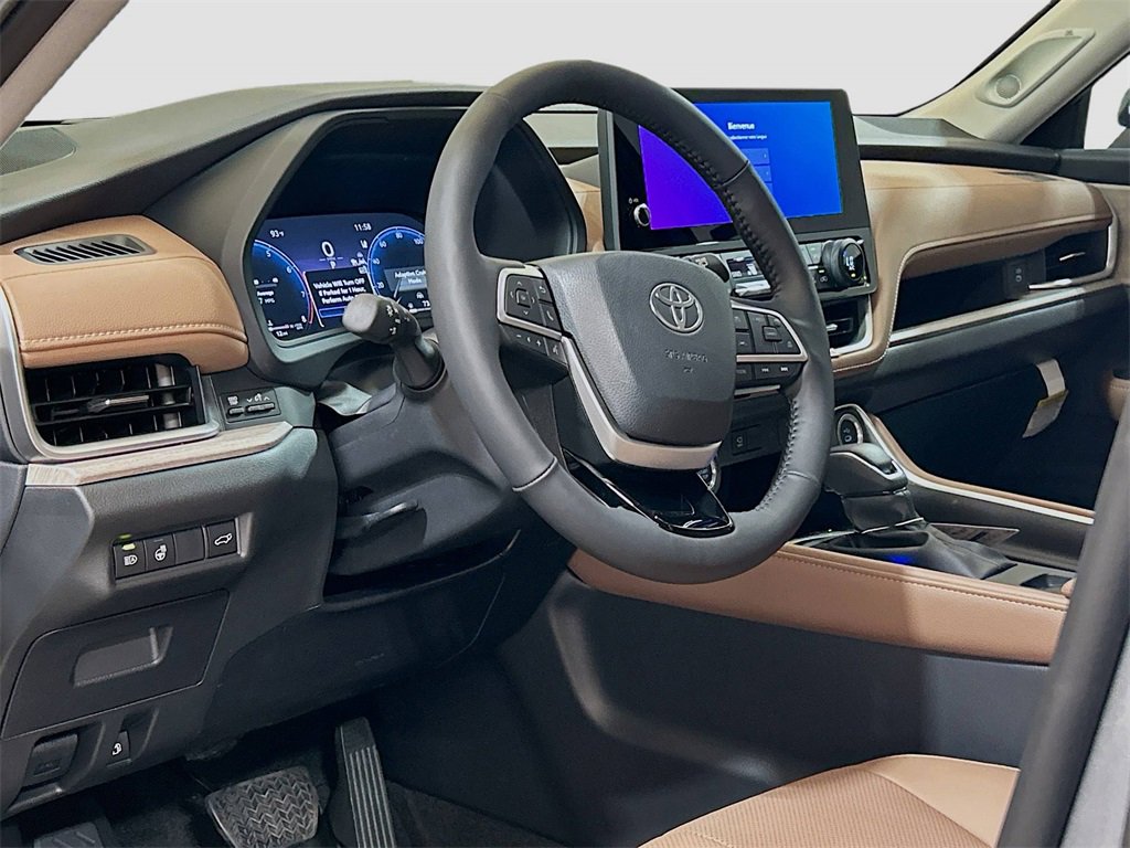 New 2026 Toyota Grand Highlander Platinum image 9