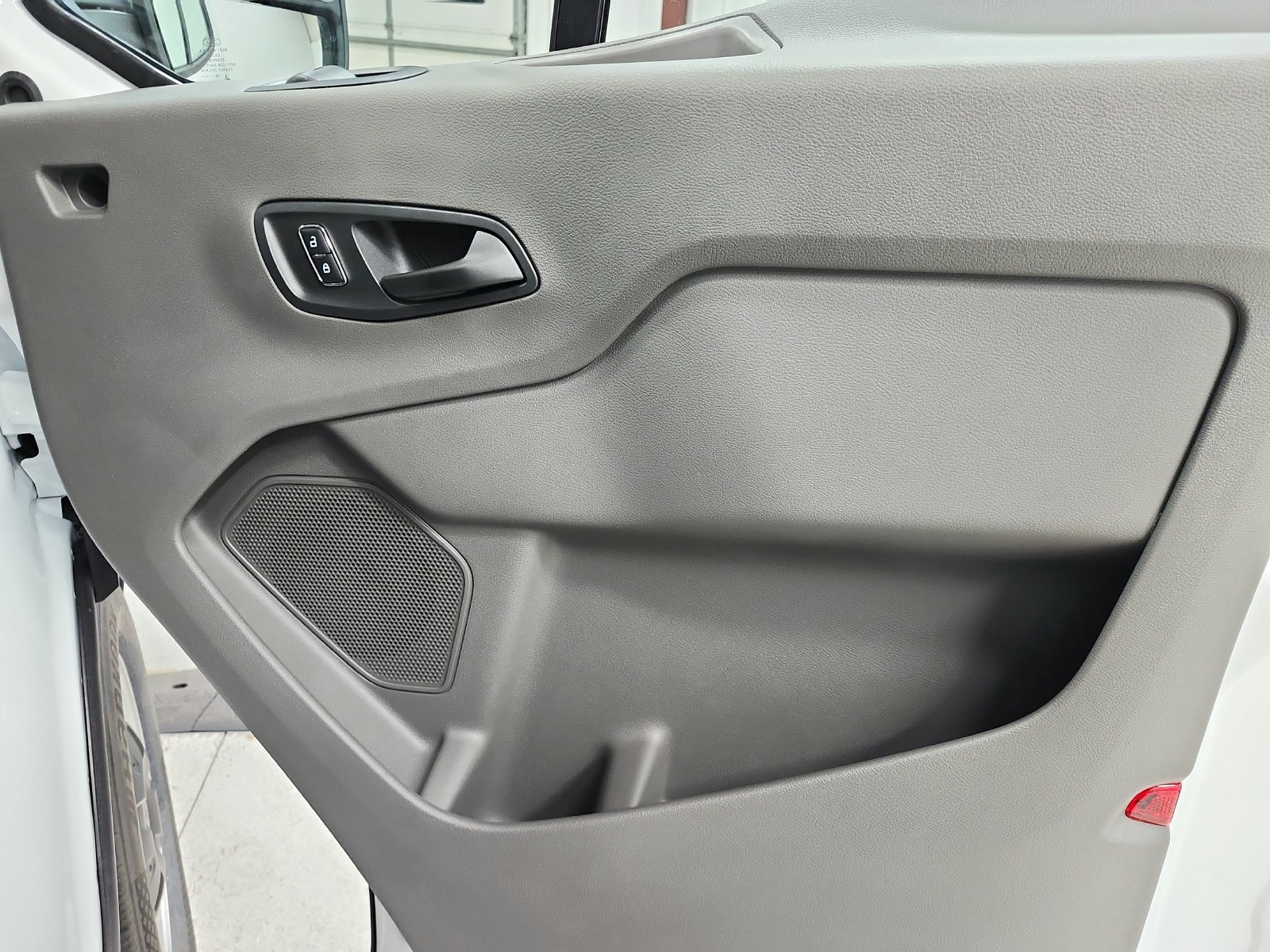 New 2027 Ford Transit 250 148 Medium Roof w/ Load Area Protection Package RWD image 34