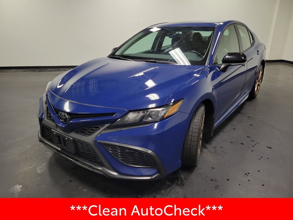 Used 2024 Toyota Camry SE FWD image 4