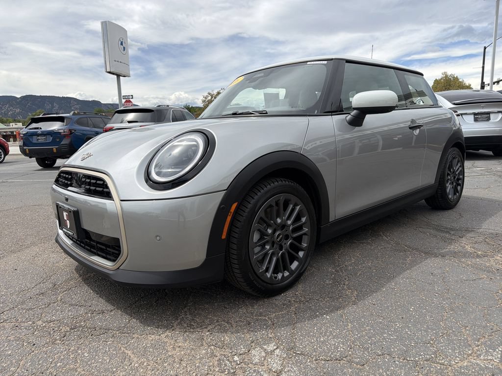 Used 2026 MINI Cooper 2-Door Hardtop FWD image 4