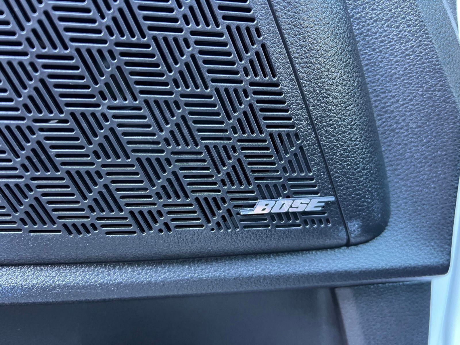 Used 2025 Kia Carnival SX Prestige image 28