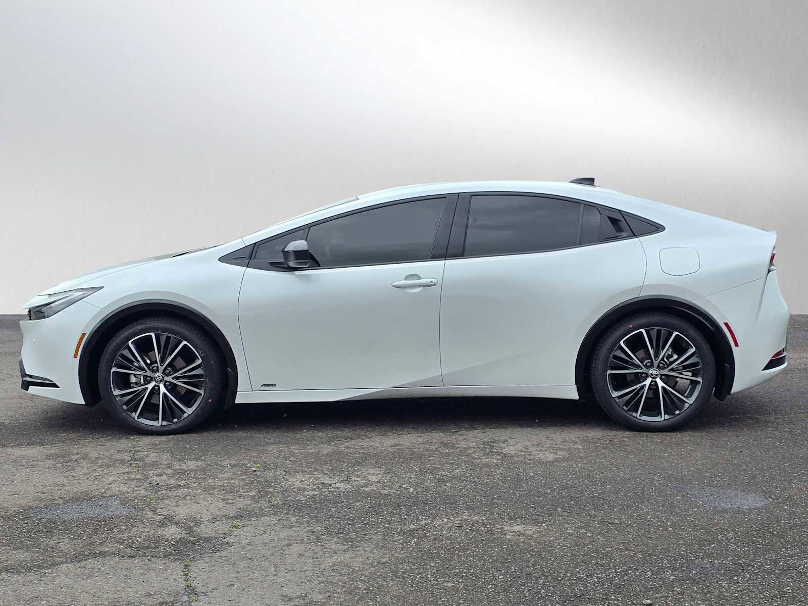 Used 2026 Toyota Prius XLE image 7