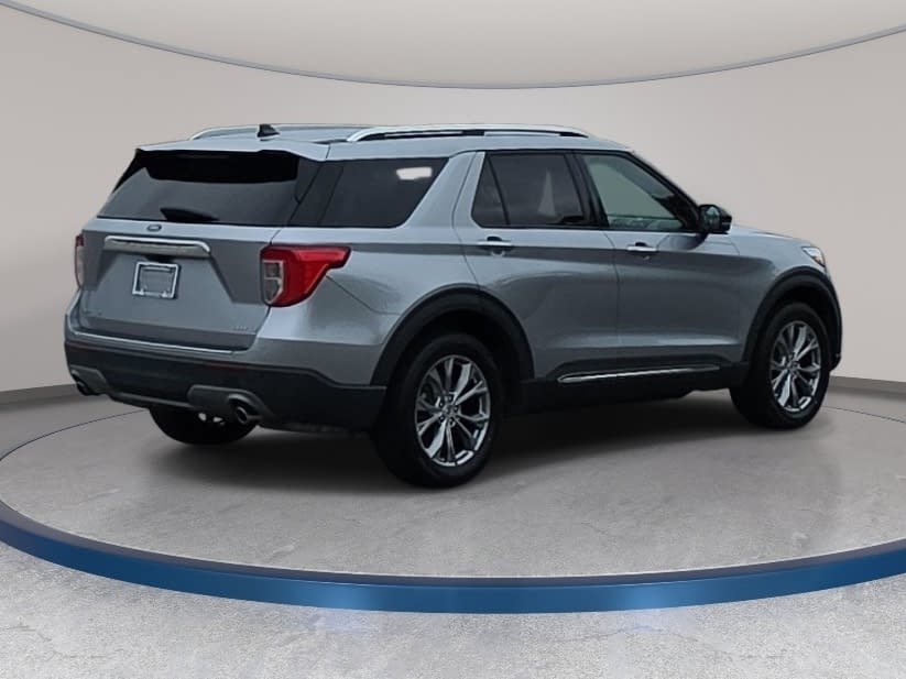 Used 2022 Ford Explorer Limited w/ Equipment Group 301A AWD/4WD image 5