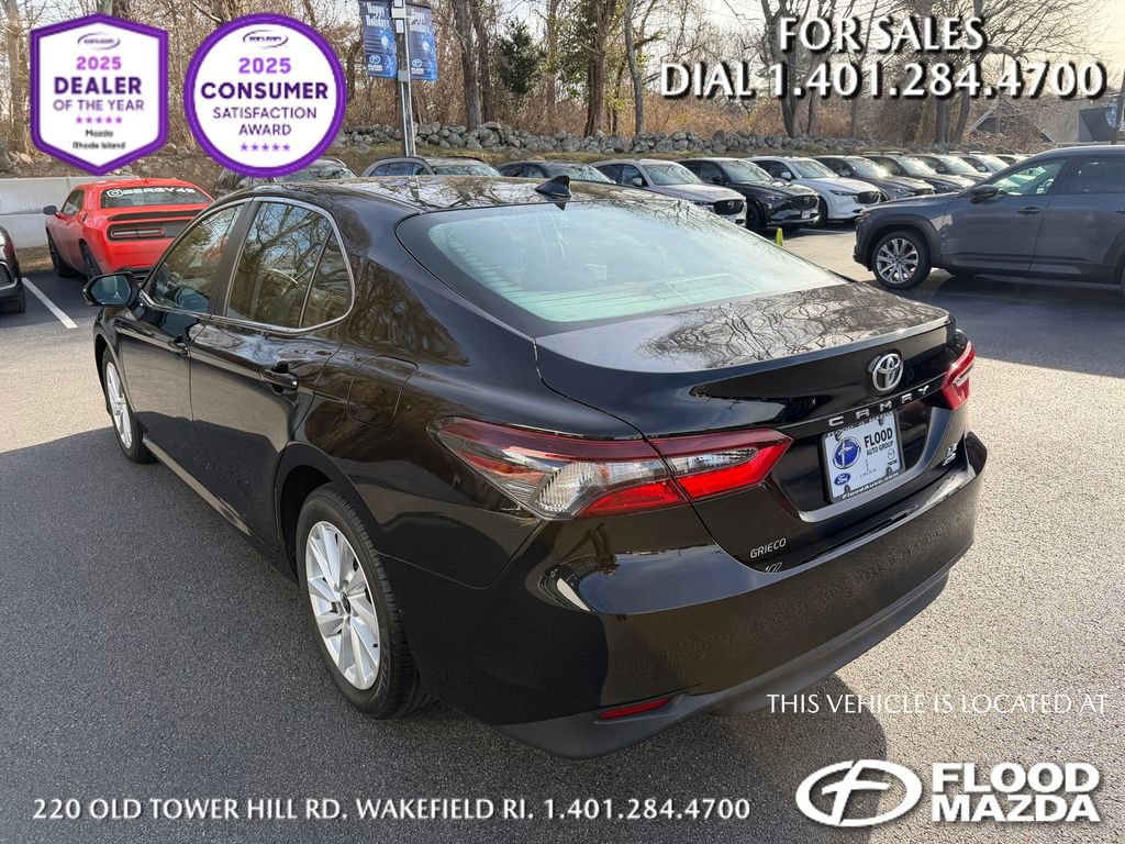 Used 2022 Toyota Camry LE image 5