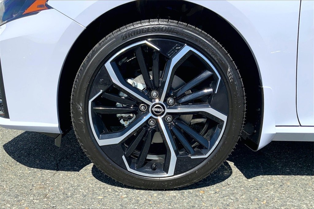 New 2025 Nissan Altima 2.5 SR image 12