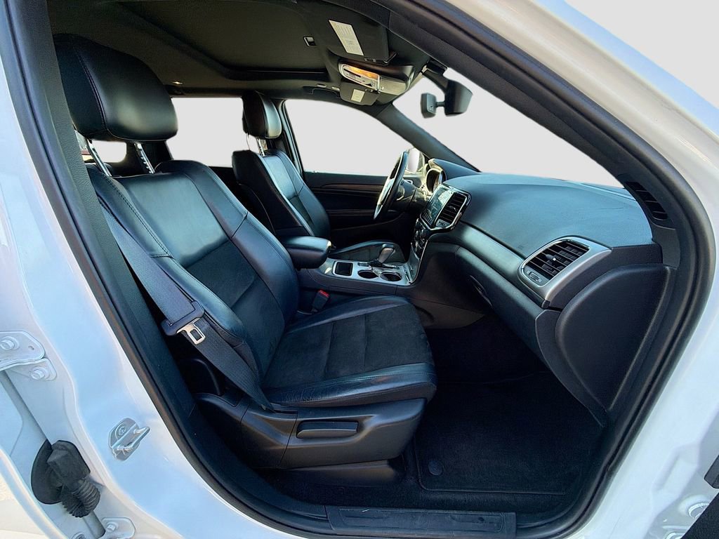 Used 2019 Jeep Grand Cherokee Altitude image 16