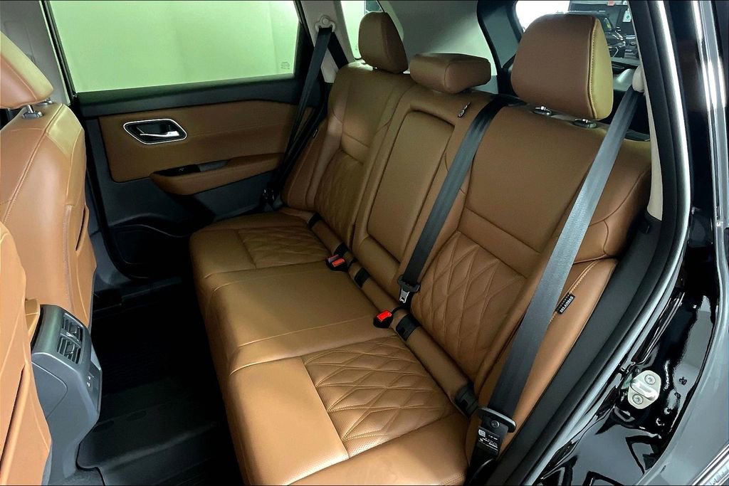 New 2025 Nissan Rogue Platinum image 15