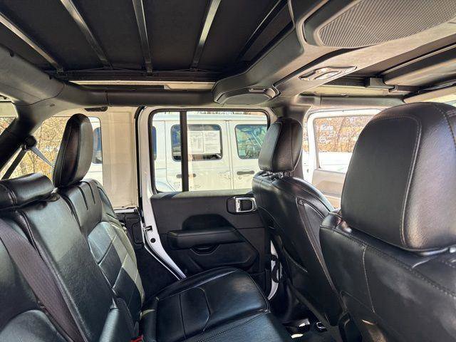 Used 2022 Jeep Wrangler Unlimited Sahara w/ Cold Weather Group image 32