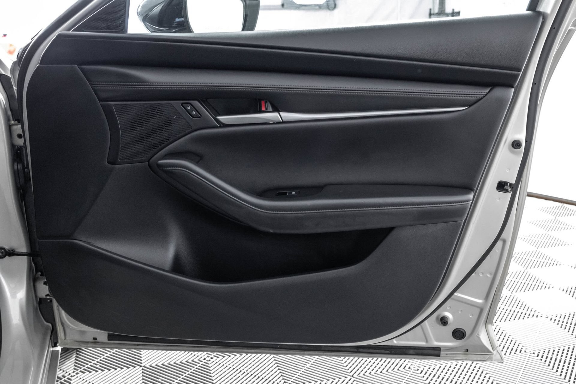 Used 2024 MAZDA MAZDA3 s FWD image 40