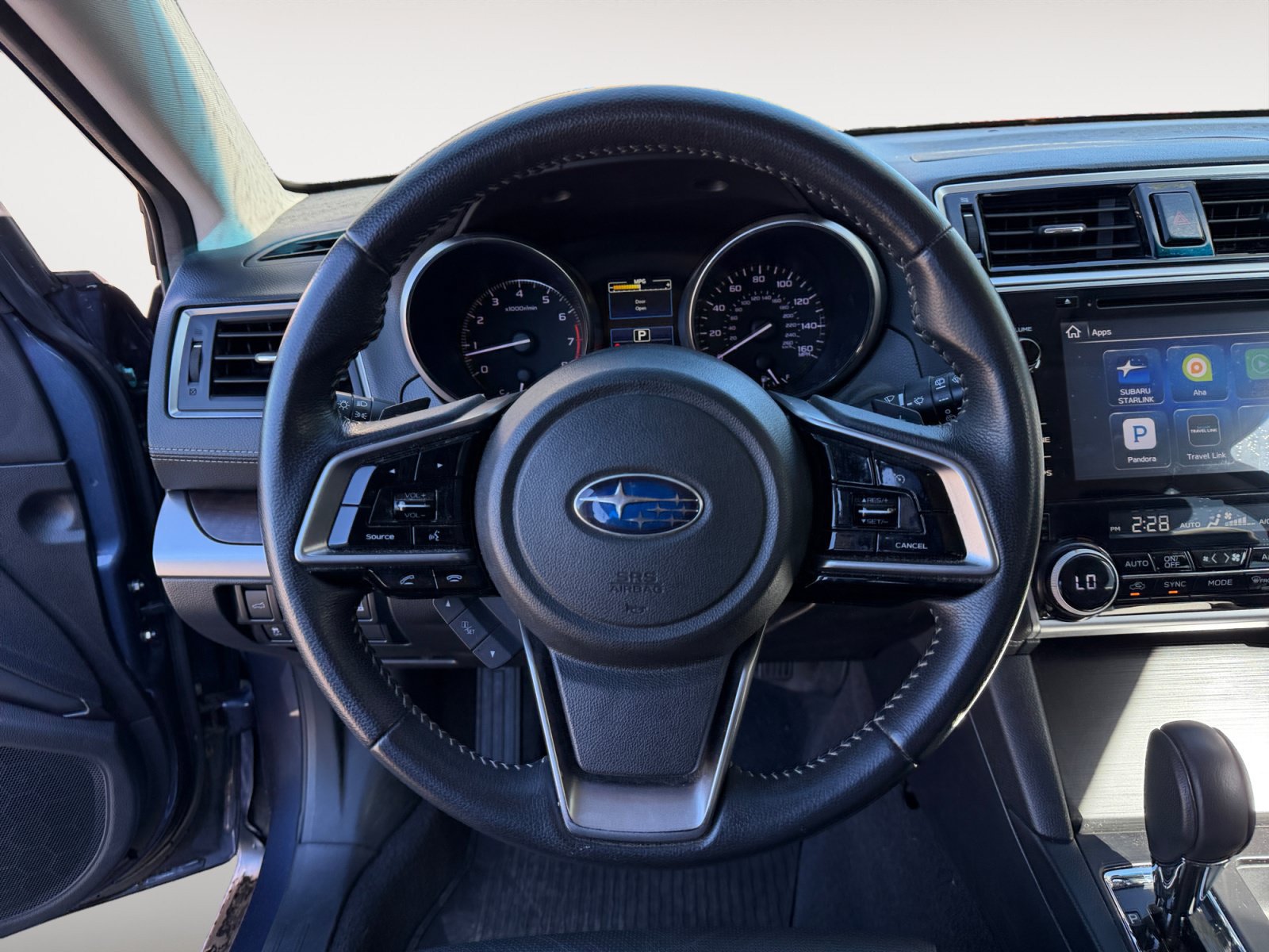 Used 2018 Subaru Outback 3.6R Limited w/ Popular Package #2 AWD/4WD image 12