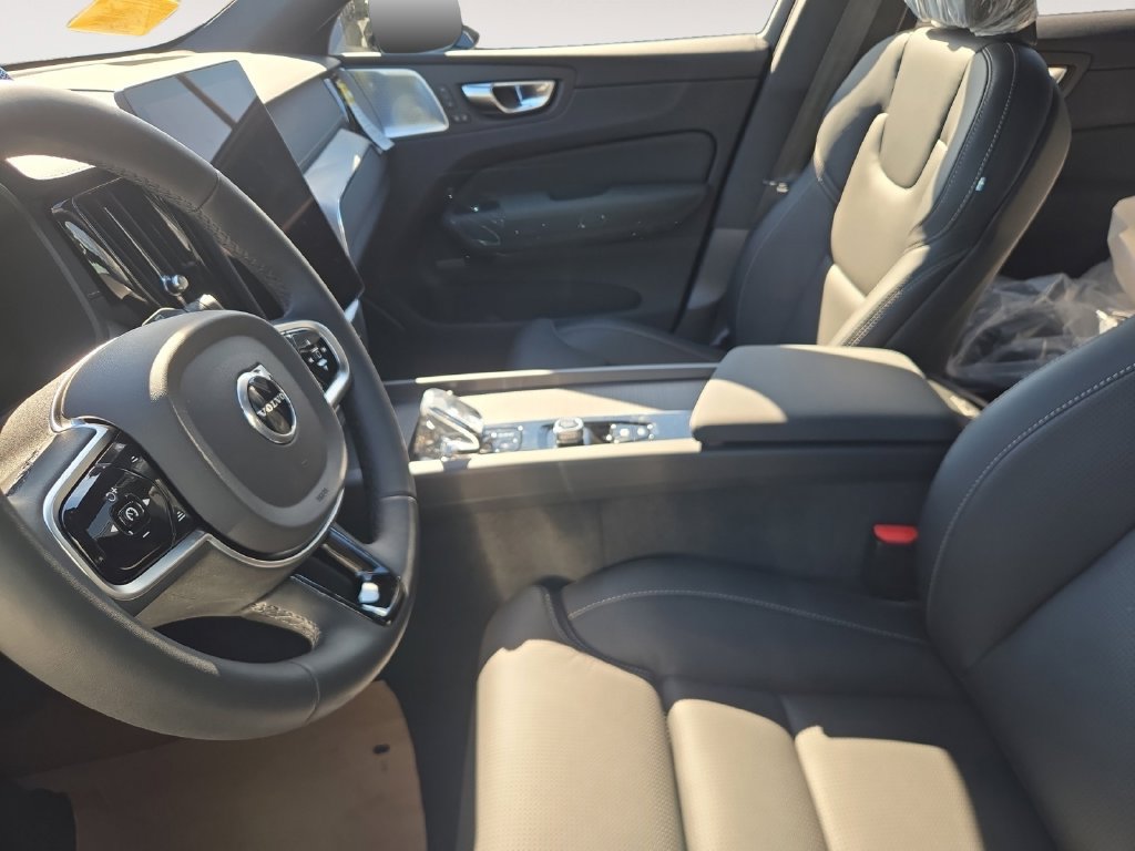 New 2026 Volvo XC60 T8 Ultra w/ Protection Package Premier AWD/4WD image 2