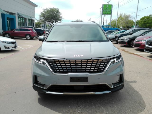 Used 2024 Kia Carnival SX Prestige image 2