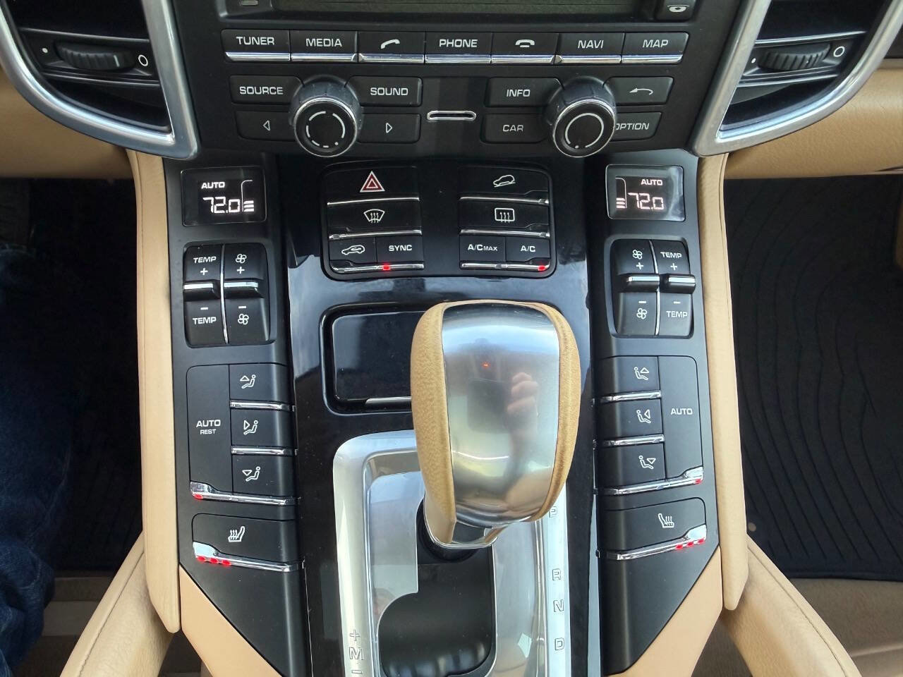 Used 2016 Porsche Cayenne AWD/4WD image 25