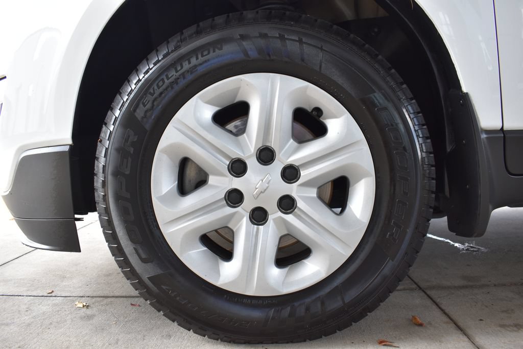 Used 2017 Chevrolet Traverse LS FWD image 13