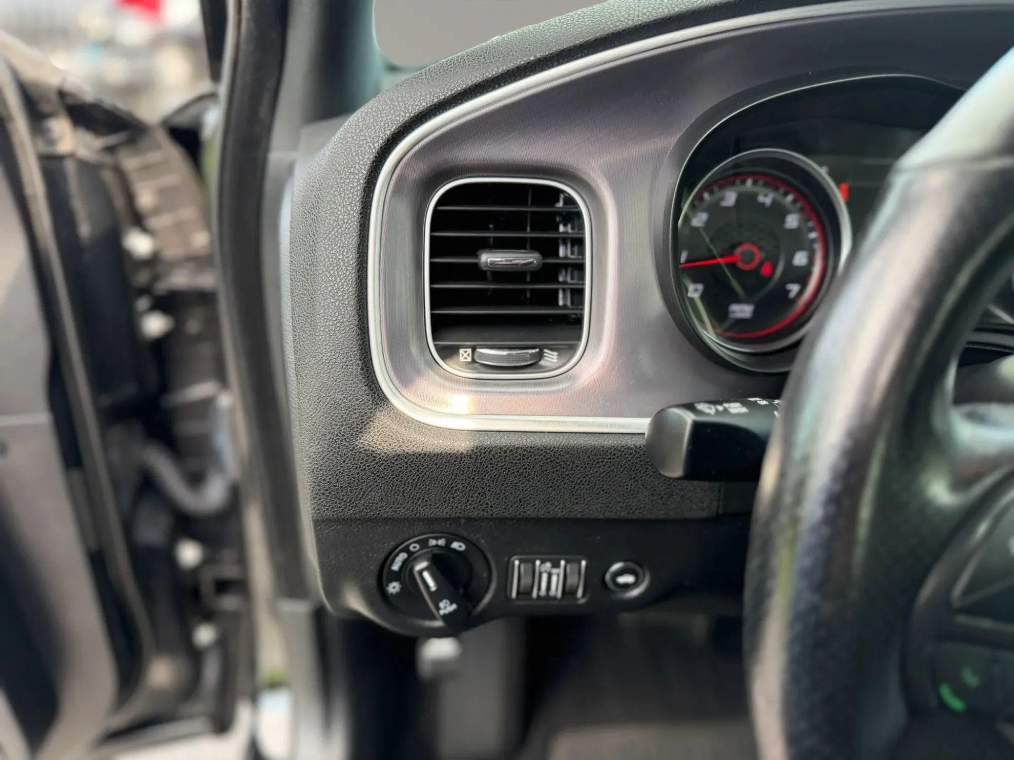 Used 2019 Dodge Charger SXT AWD/4WD image 13