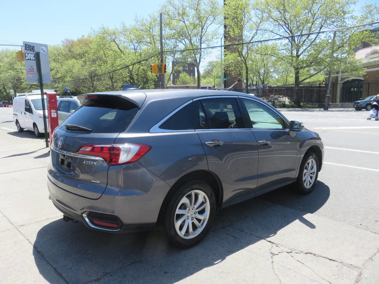 Used 2018 Acura RDX AWD w/ Technology Package image 4