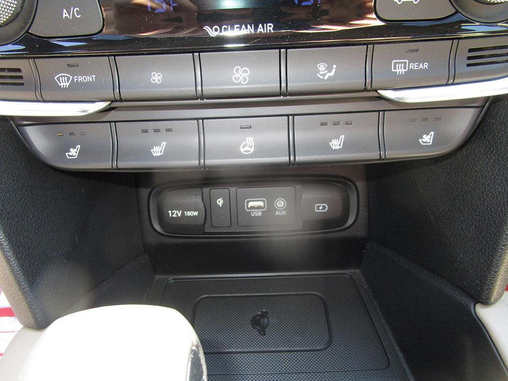 Used 2019 Hyundai Santa Fe AWD image 17