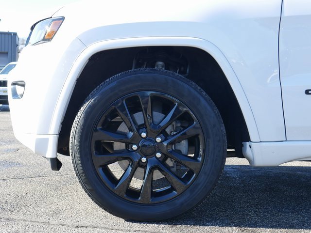 Used 2022 Jeep Grand Cherokee Laredo X image 10