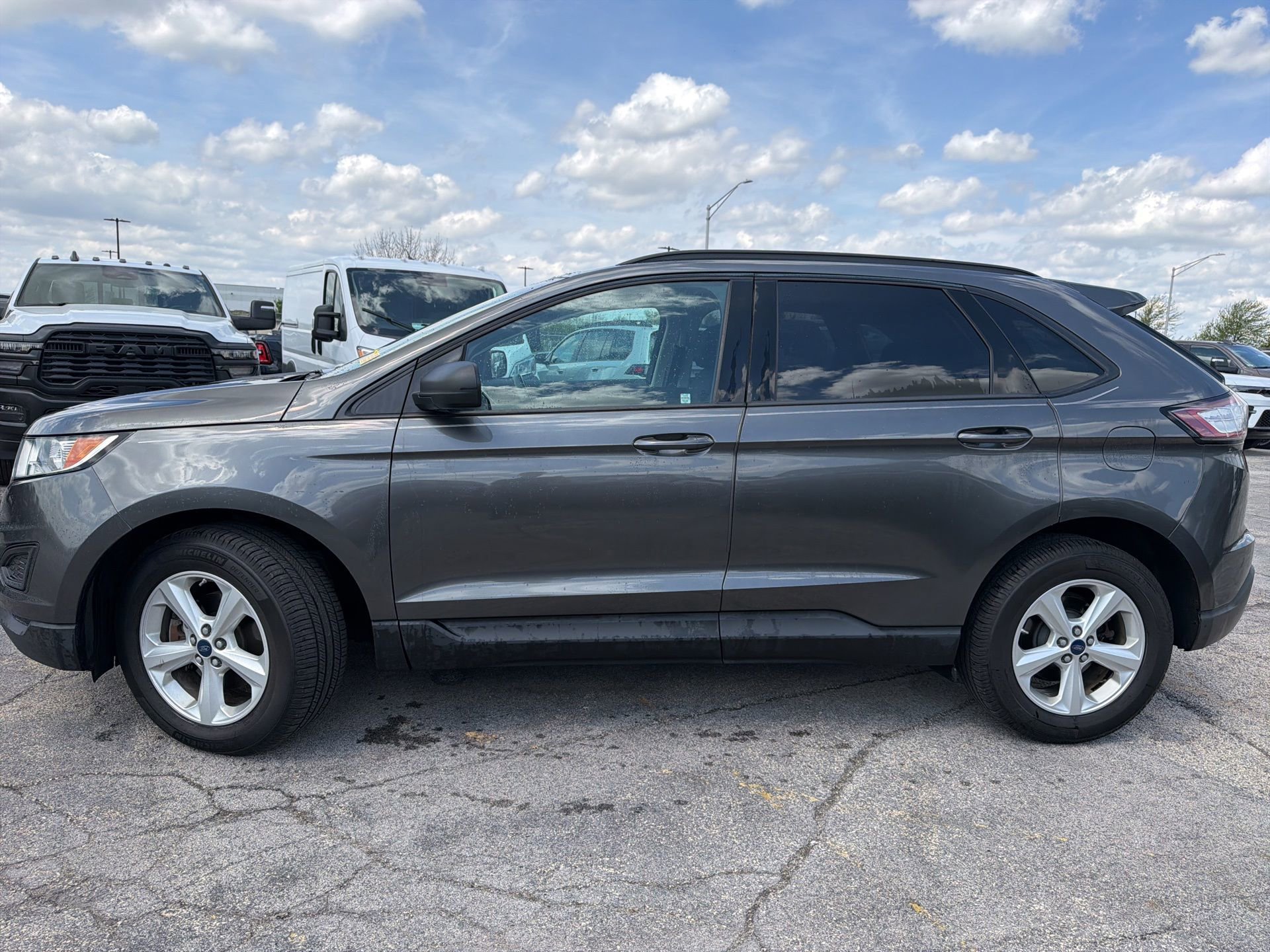 Used 2015 Ford Edge SE FWD image 2