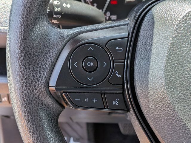 Used 2025 Toyota RAV4 XLE FWD image 23
