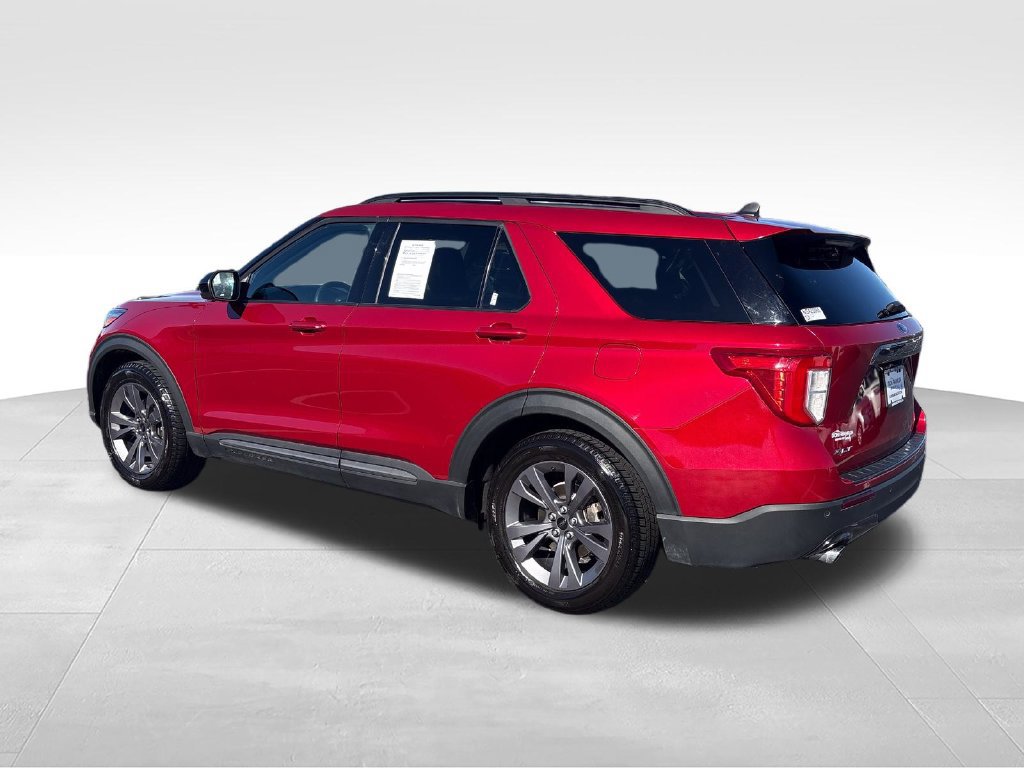Used 2022 Ford Explorer XLT w/ Equipment Group 202A RWD image 3
