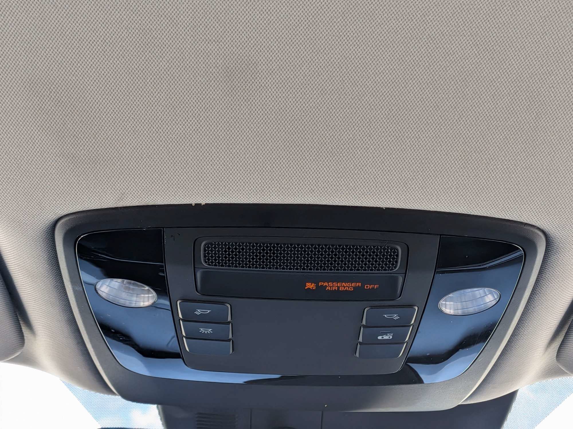 Used 2022 Kia Carnival LX FWD image 25