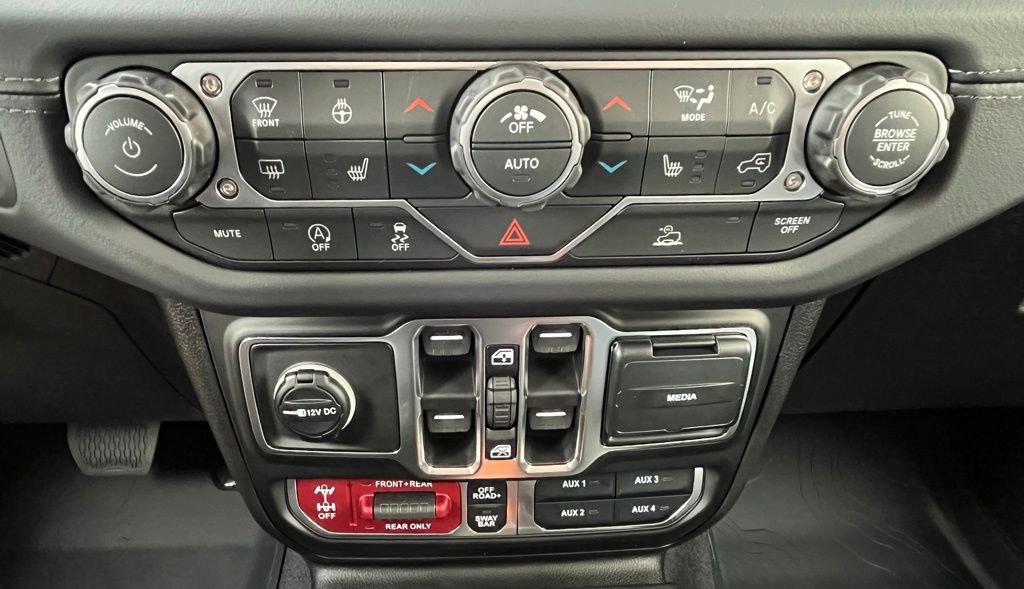 New 2026 Jeep Wrangler Unlimited Rubicon w/ Xtreme 35 Tire Package image 17