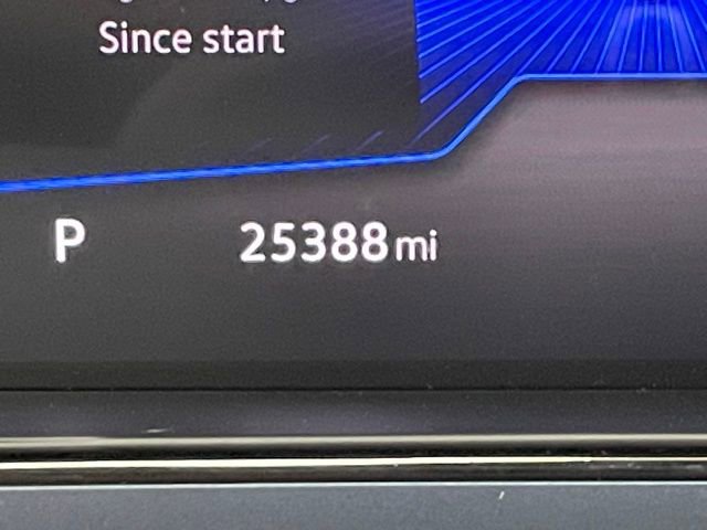 Used 2024 Volkswagen Taos SE w/ Black Wheel Plus Package image 2