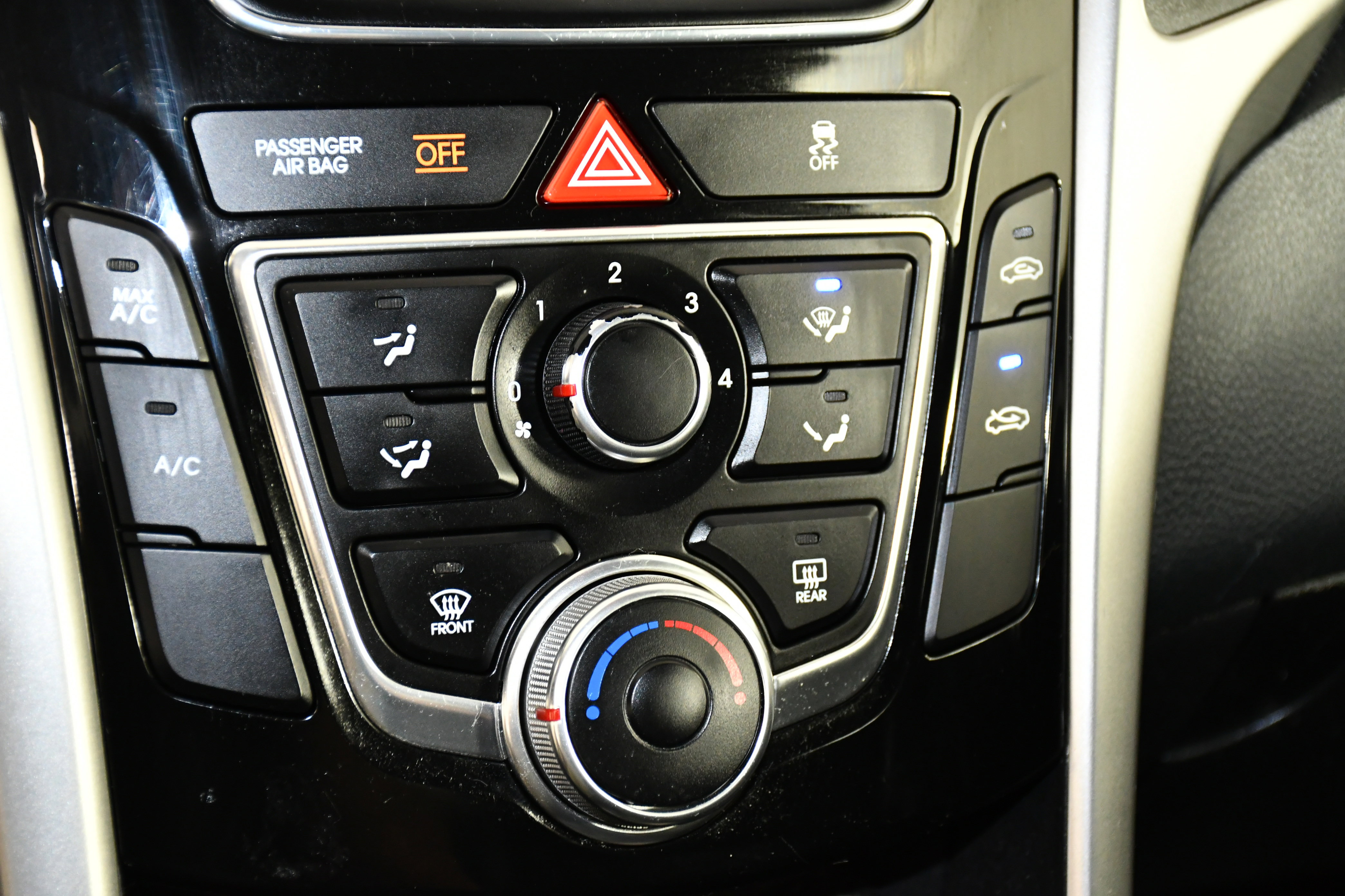 Used 2017 Hyundai Elantra GT image 26