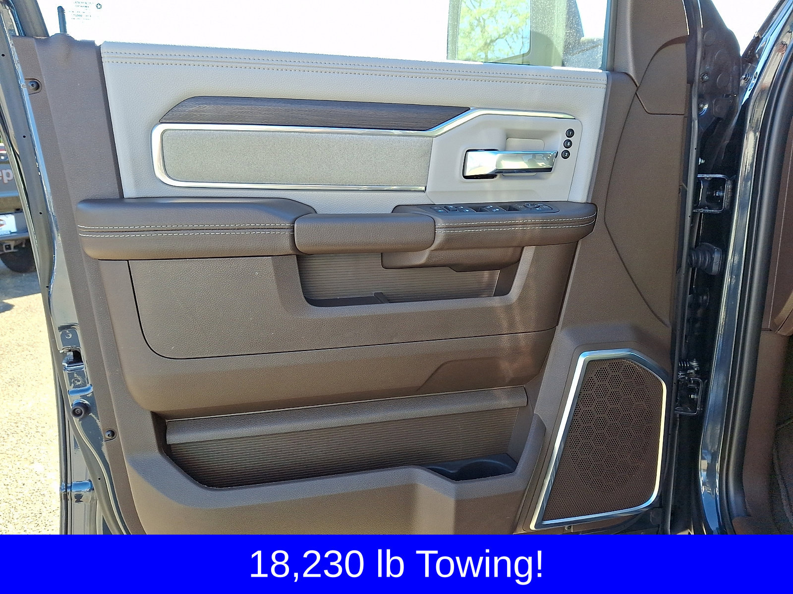 Used 2025 RAM 2500 Laramie w/ Safety Group AWD/4WD image 14