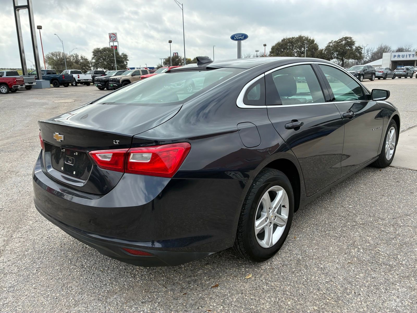 Used 2023 Chevrolet Malibu LT image 10