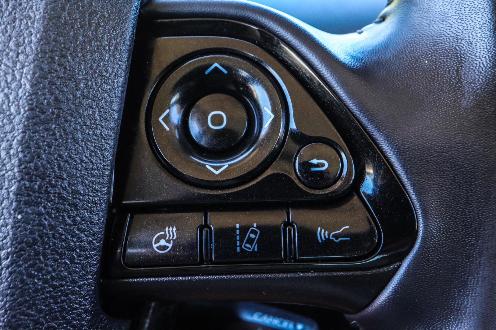 Used 2021 Toyota Prius XLE FWD image 13