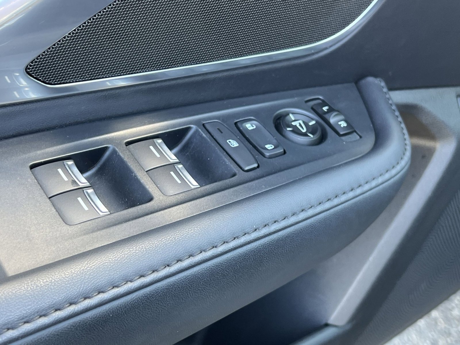 Used 2019 Acura RDX AWD image 12