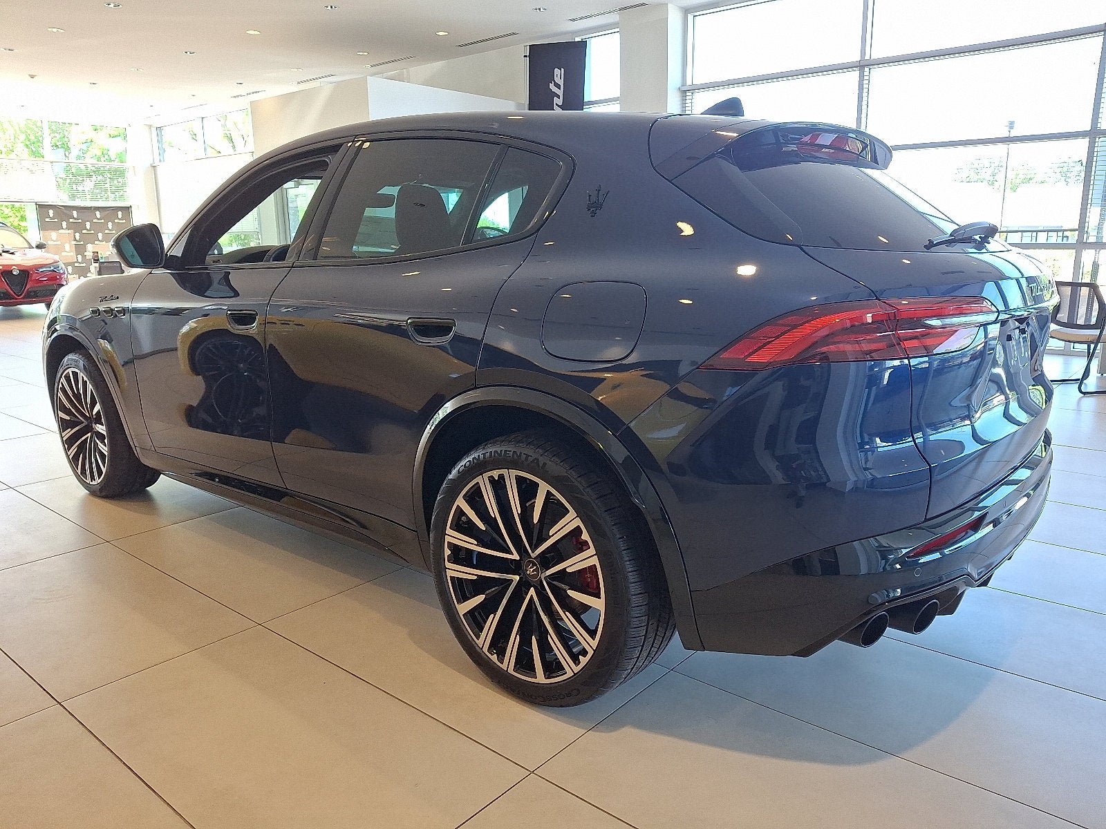 Used 2025 Maserati Grecale Modena AWD/4WD image 4
