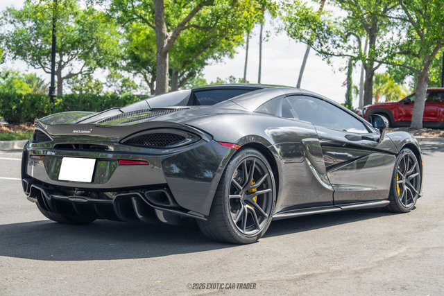 Used 2018 McLaren 570S Spider RWD image 21