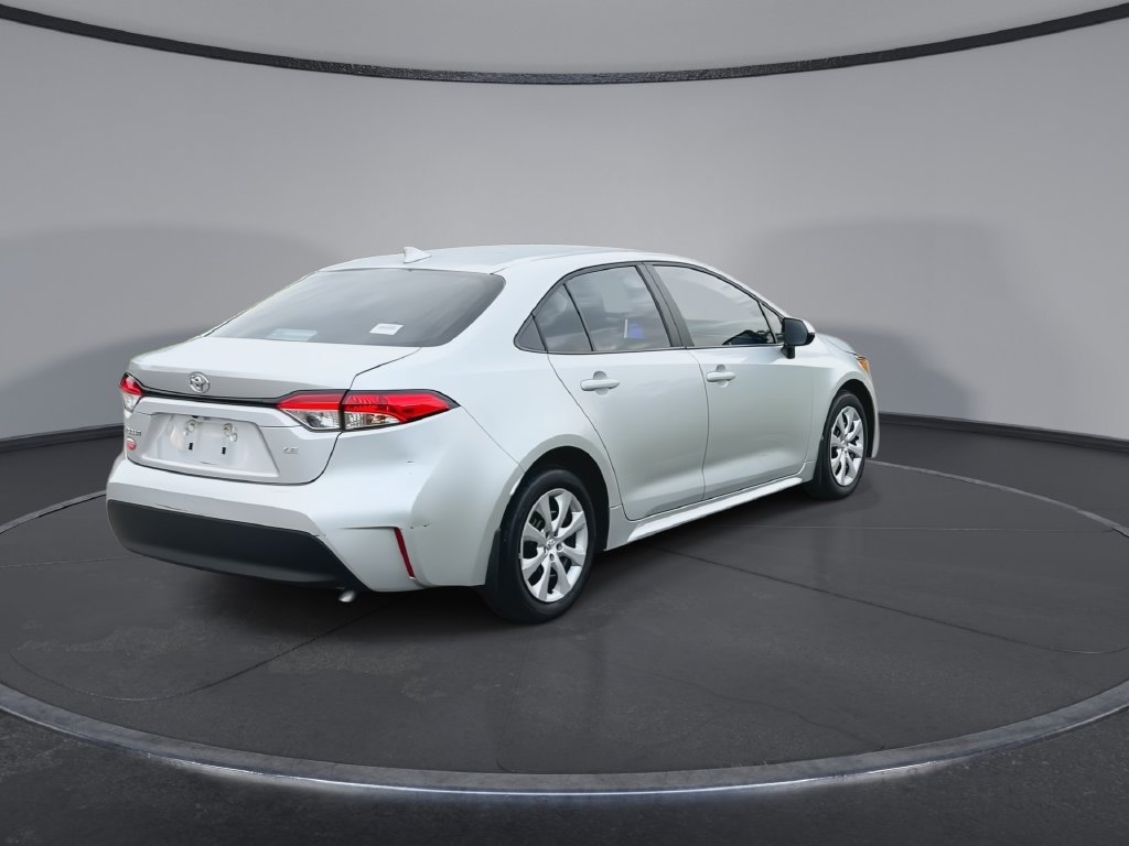 Used 2025 Toyota Corolla LE FWD image 8