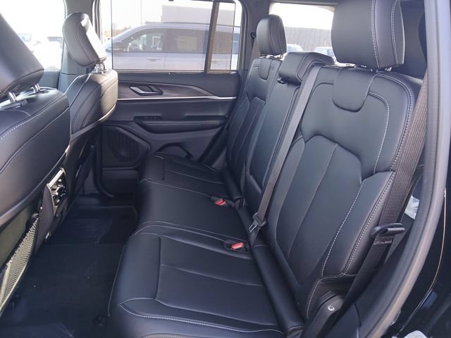 New 2025 Jeep Grand Cherokee Limited w/ Luxury Tech Group II AWD/4WD image 14