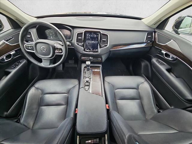 Used 2017 Volvo XC90 T6 Momentum w/ Vision Package image 15
