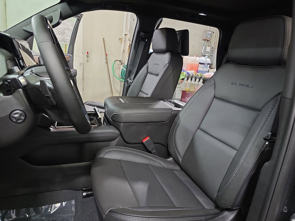 New 2026 GMC Yukon Denali w/ Denali Reserve Package image 15