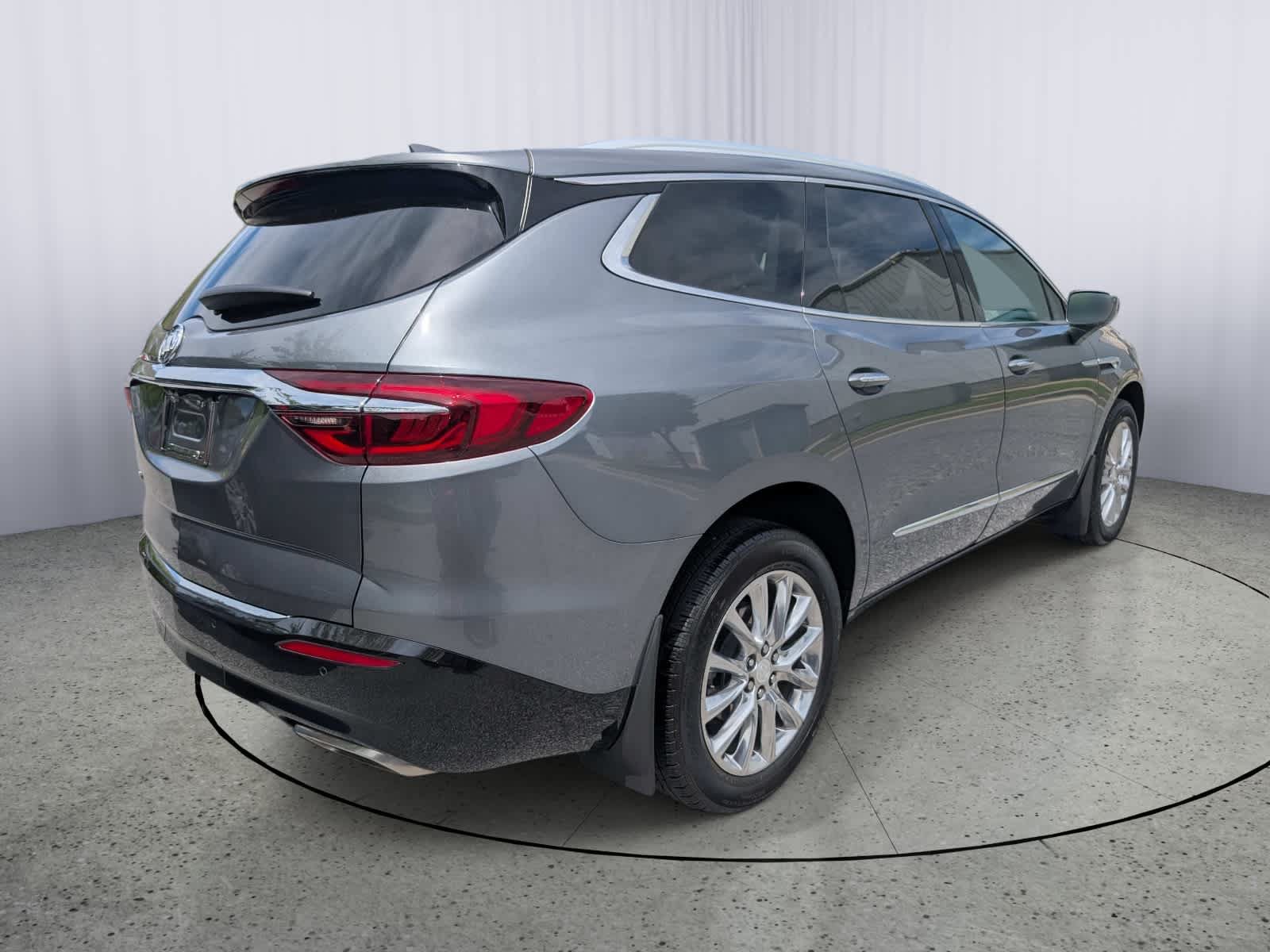 Used 2020 Buick Enclave Essence w/ Sound and Sites Package FWD image 3