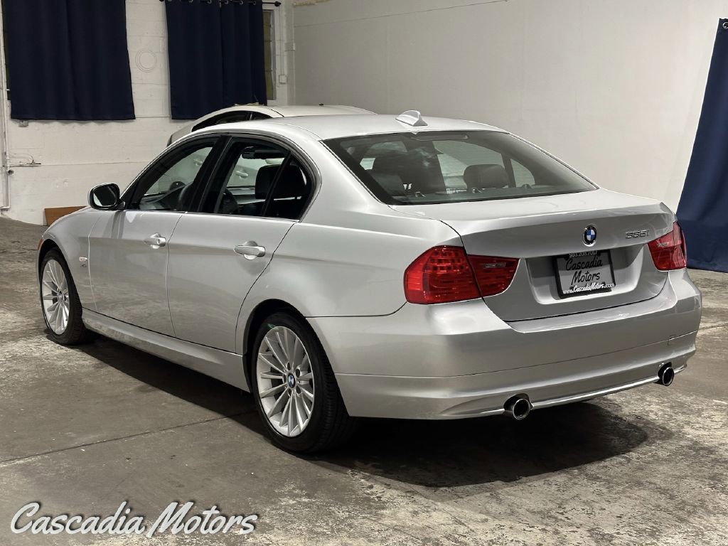 Used 2009 BMW 335i xDrive Sedan AWD/4WD image 6