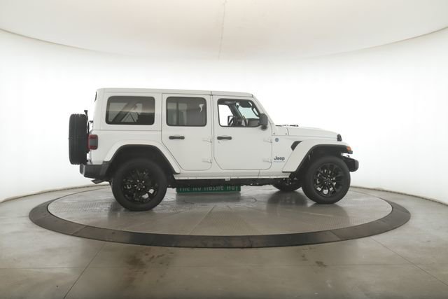 Used 2025 Jeep Wrangler Unlimited Sahara w/ Safety Group image 6
