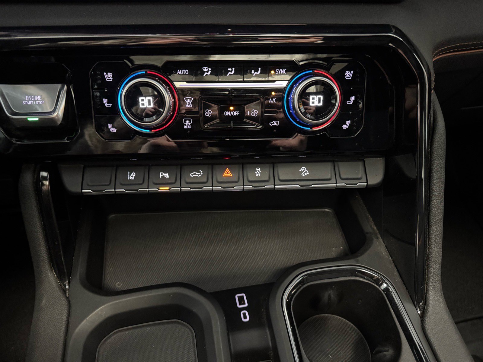 Used 2024 GMC Sierra 2500 AT4 w/ AT4 Premium Plus Package image 22