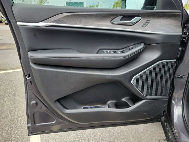 Used 2026 Jeep Grand Cherokee Limited image 13