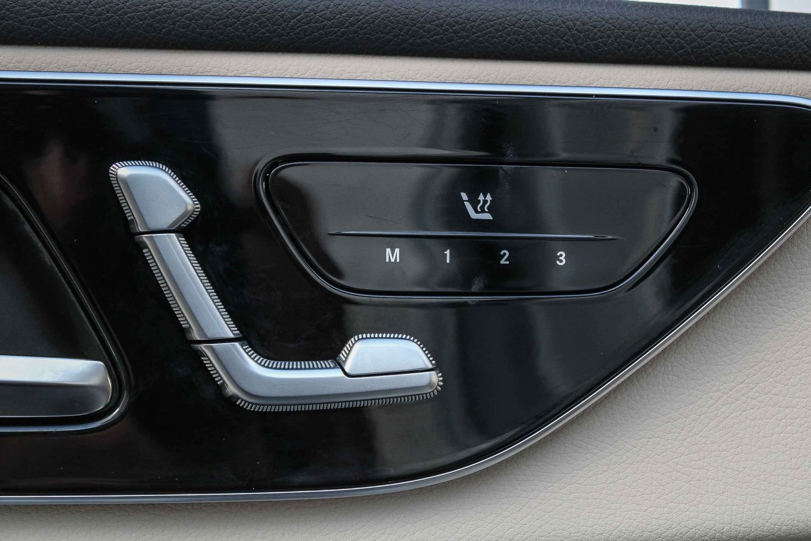 Used 2025 Mercedes-Benz GLC 300 image 20