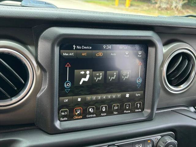 Certified 2018 Jeep Wrangler Unlimited Sahara AWD/4WD image 26