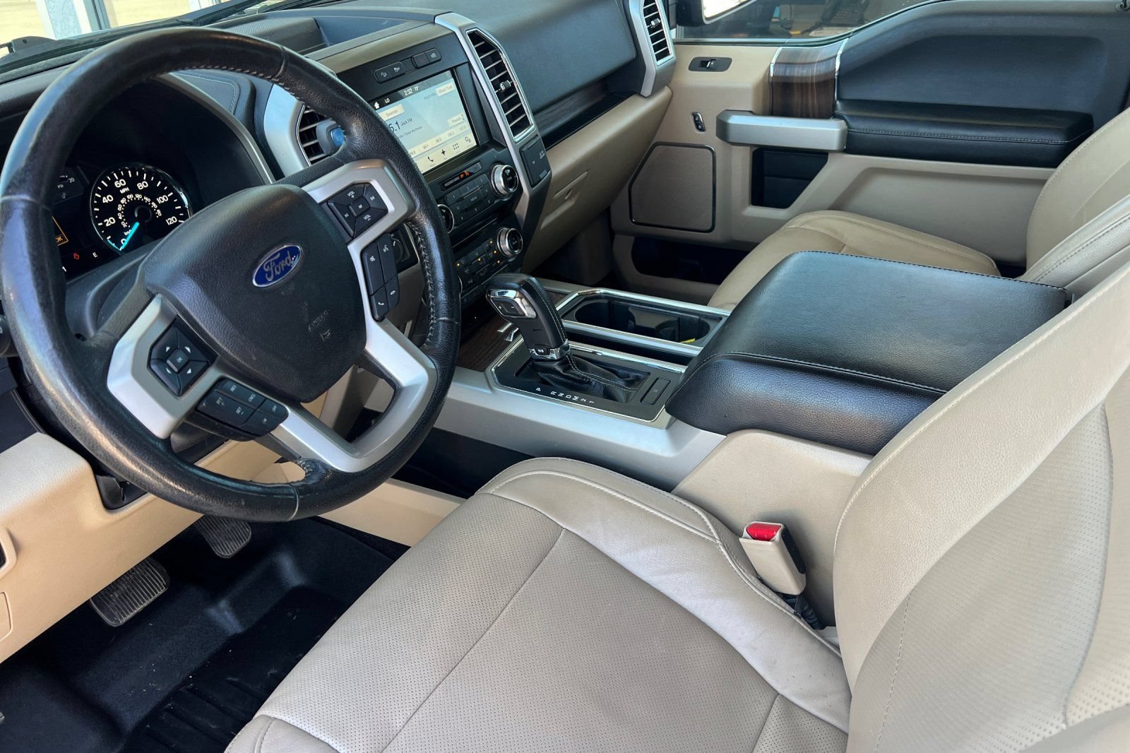 Used 2016 Ford F150 Lariat w/ Equipment Group 502A Luxury AWD/4WD image 11
